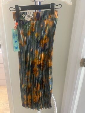 Off-White Pleated Floral-Print Midi Skirt in Green and Gold